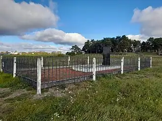 Памятник на месте убийства евреев Долгиново