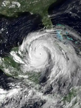 Ураган Гилберт на пике интенсивности к востоку от полуострова Юкатан 13 сентября