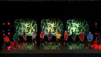 Исполнение кавер-версии песни  «True Colors»