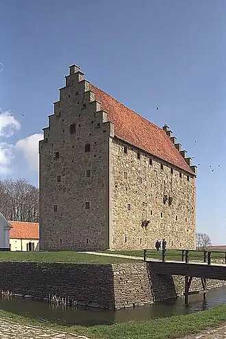 Вид замка с юго-западной стороны