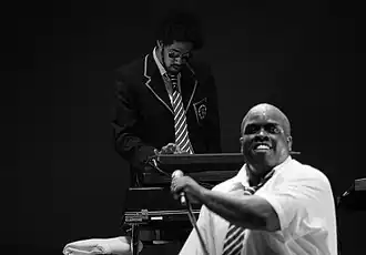 Gnarls Barkley: Cee Lo Green (На переднем плане) и Danger Mouse (На заднем плане)
