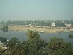 Река Гомати у города Лакхнау