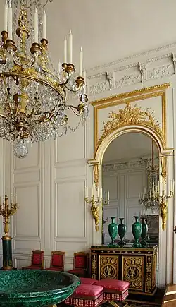 Малахитовый салон