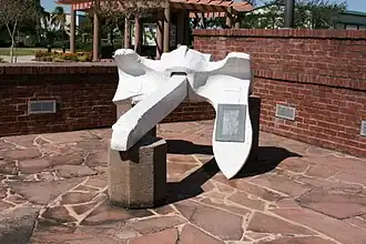 Один из якорей с «Гранкана» в Мемориальном Парке памяти жертв взрыва