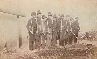 Войска консерваторов.