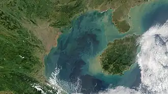 Фотосъёмка залива Бакбо спутником «Терра» в ноябре 2001 года