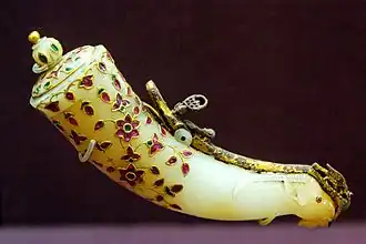 Нефритовая пороховница, Могольское искусство