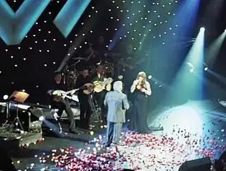 Выступление Пасхалиса Терзиса и Елены Папаризу, Афины, 2006 год