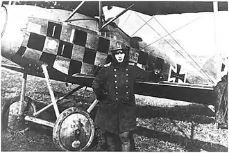 Г. Габих у самолёта Albatros D.III