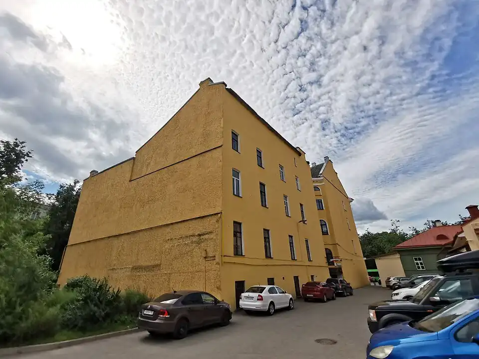 Четырёхэтажный флигель