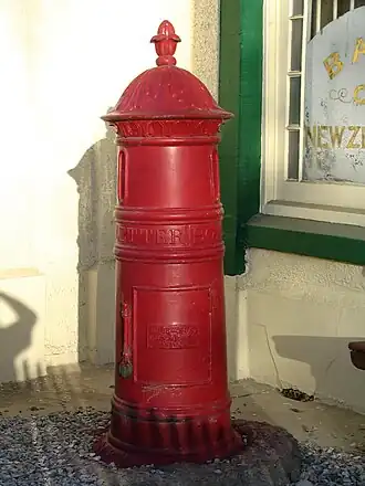 Старинный почтовый ящик в Уаикоуаити[англ.]