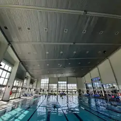 Кантри-клуб. Holmes Place FamilyКрытый бассейн