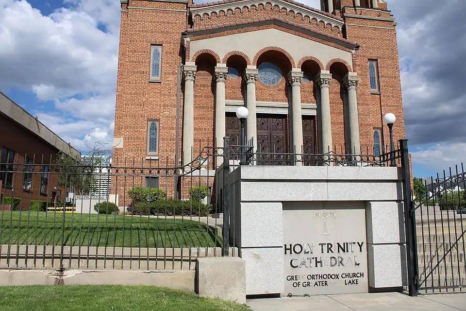 Главный вход в собор