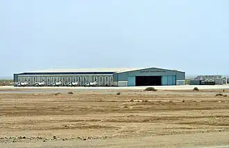 Hongdu JL-8 на стоянке в аэропорту Порт-Судан