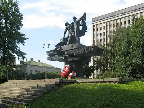 Общий вид памятника