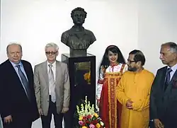 Открытие скульптурного бюста А.Пушкина в бронзе в университете г. Дакка в Бангладеш 7.06.2016