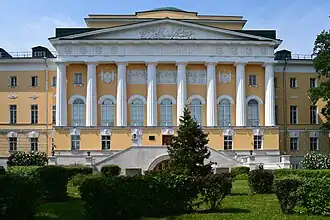 Здание ИСАА МГУ на Моховой улице