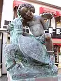 Бронзовые фигуры «Мальчик с черепахой» на Карманном источнике в Бад-Киссингене