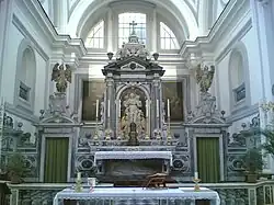 Главный алтарь церкви Санта-Мария-алле-Крочи. Неаполь