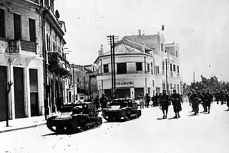 Итальянские солдаты и танки маршируют по Дурресу, апрель 1939 года