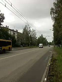 Вид на проезжую часть улицы от Индустриального техникума