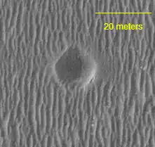 Кратер Джеймс Кэрд, снятый с орбиты аппаратом MRO, камерой выcкого разрешения HiRISE.
