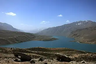 Вид на Яшилькуль с перевала Бургумол