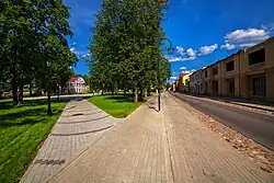 На улице города