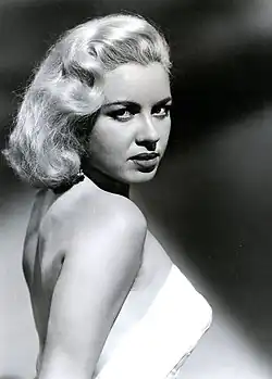 Джинн Кармен в 1957 году