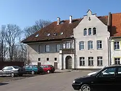 Erhaltenes Gebäudeteil des Schlosses