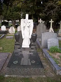 Могила Джона Харлея на Британском кладбище в Монтевидео