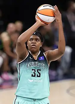 Джонквел Джонс в игре за «Нью-Йорк Либерти» против «Миннесота Линкс» в третьей игре финала ВНБА 2024 (16 октября 2024 года)