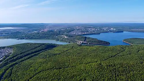 Вид на выйскую плотину со стороны горы Качканар