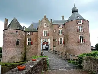 Вид замка с северной стороны