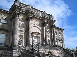 Kедлстон-Холл. Портик заднего фасада