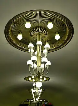 Светильник над платформой