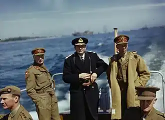 Бейли-Громан (по центру), Флагман, Гавань Киля, 19 мая 1945.