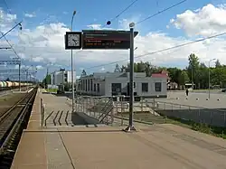 Платформа, выход в город