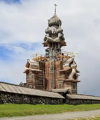 Разъём сруба методом лифтинга
