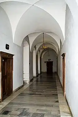 Замковый коридор