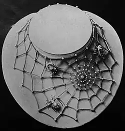 Колье-паутина с пауками