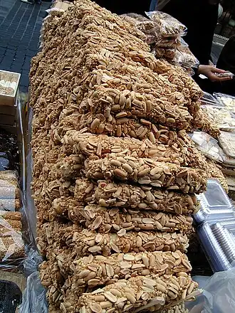 Ттанкон ёт, «ёт», покрытые орехами