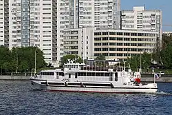 2½-палубный модернизированный теплоход «Корунд» (экс ОМ-123) на Москва-реке у Нагатинского затона