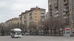 Улица Космонавтов в 2015 году. Вид на автобусную станцию «ВДНХ»