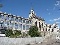 То же здание, 2011 год