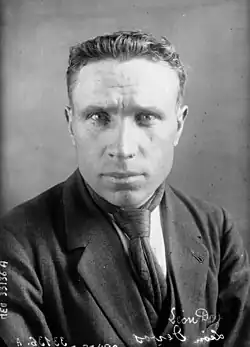 Леон Девос в 1926 году