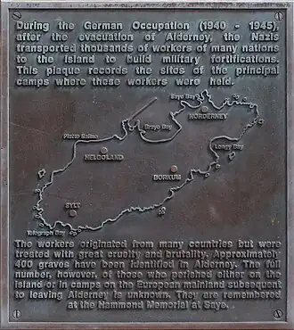 Памятная доска на острове