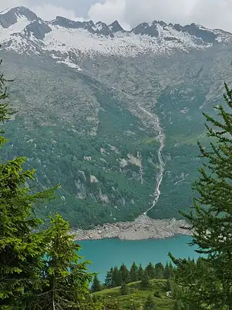 Вид на озеро с севера летом 2011 года