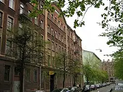 Вид Лахтинской улицы в сторону Большого проспекта (слева дом № 3)