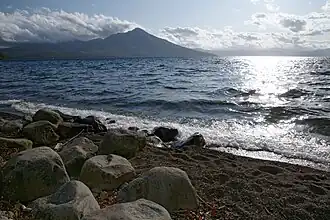 Восточный берег озера осенью 2009 года.